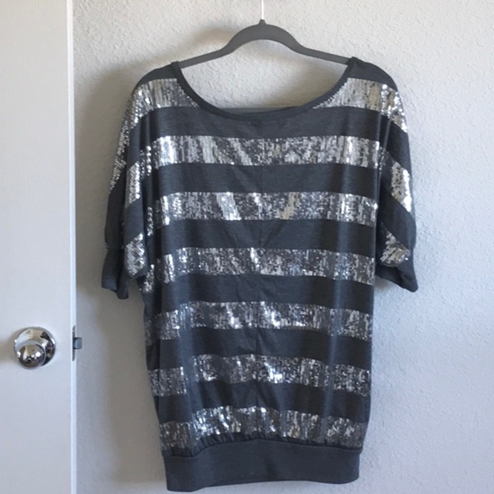 Gray sequin blouse. - Picture 2 of 3